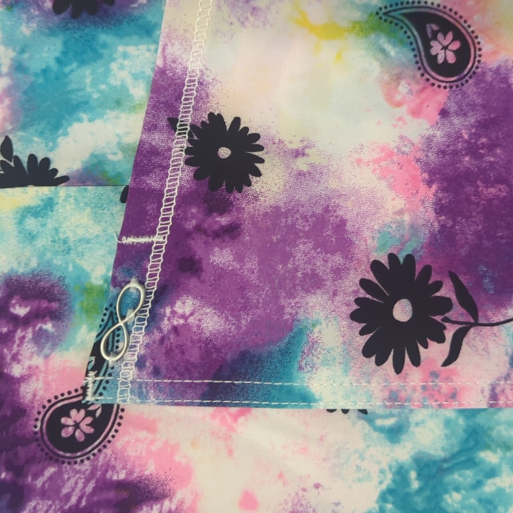 Cherokee Infinity Scrub Top - Picture 2 of 3
